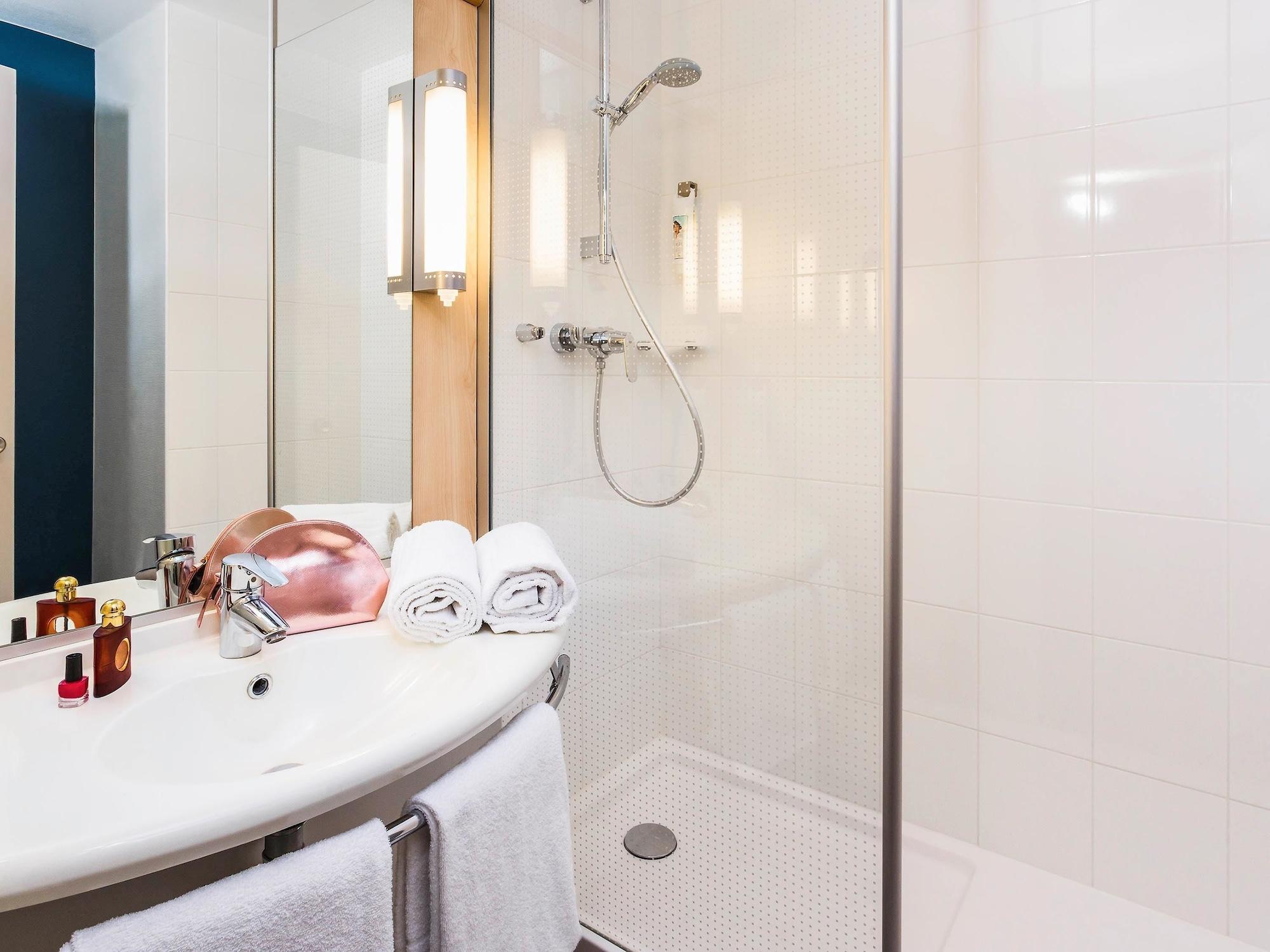 Ibis Grenoble Centre Bastille Экстерьер фото